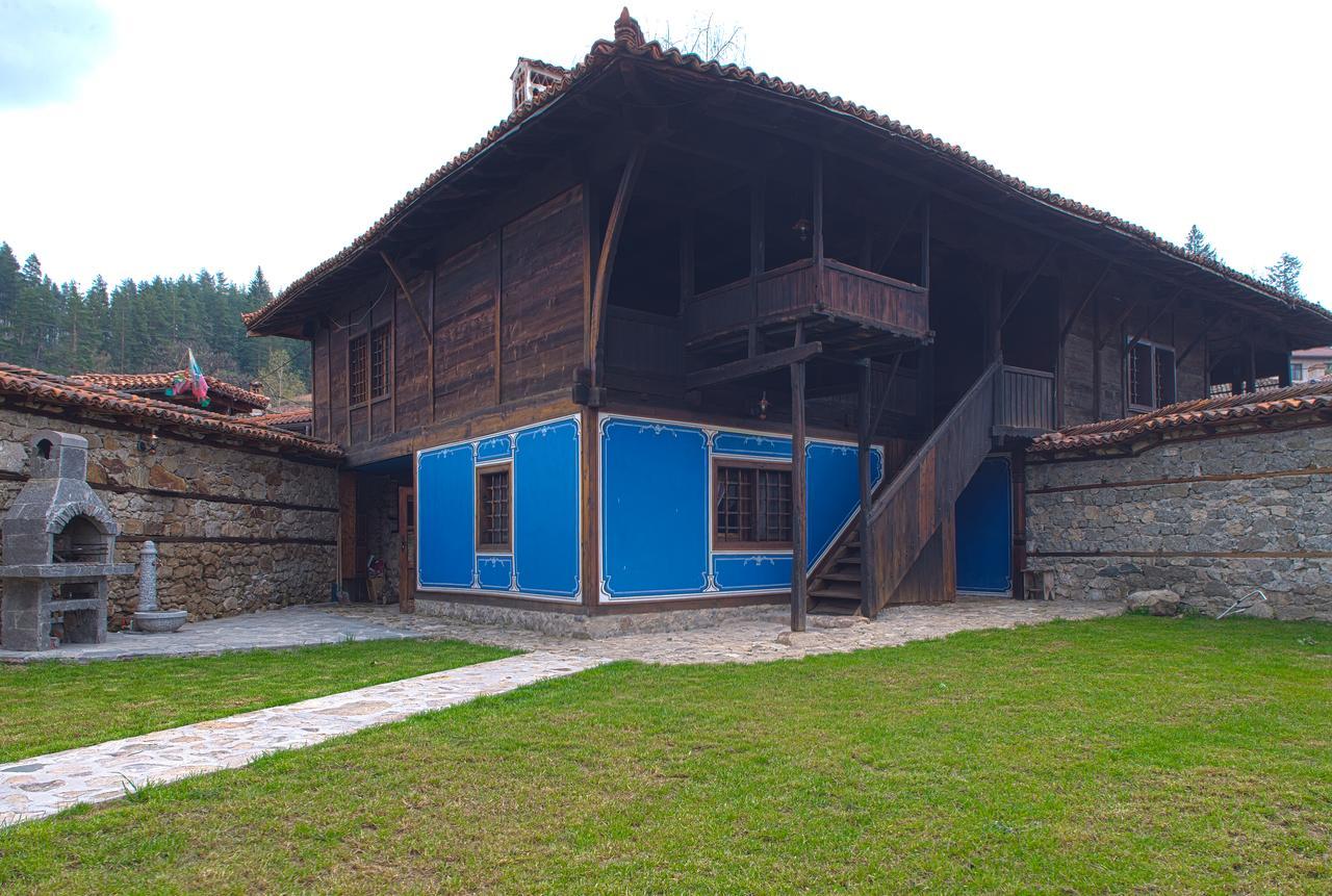 Hotel Чолаковата Къща Kopriwschtiza Exterior foto